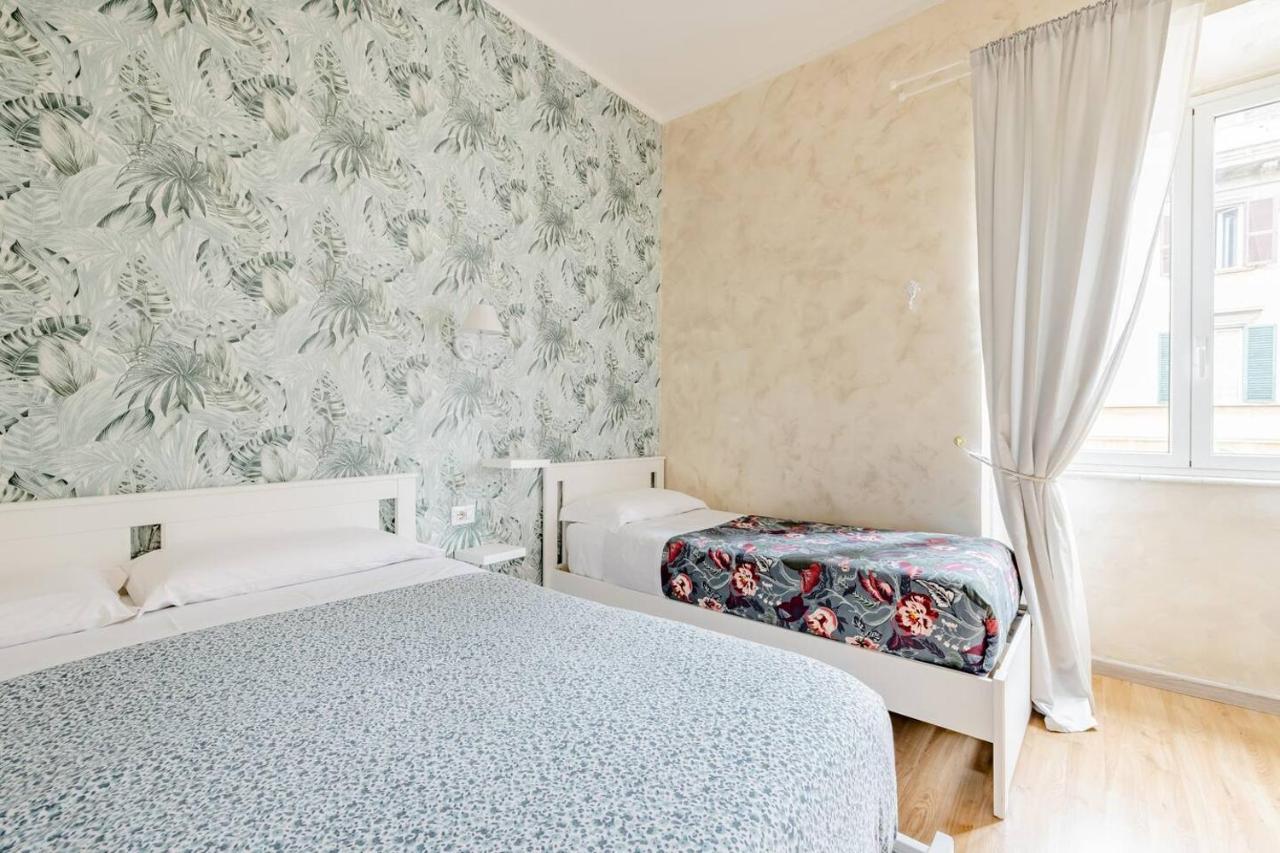 Deluxe Rooms And Chilling Jacuzzi Suite Guesthouse Rome Exterior photo